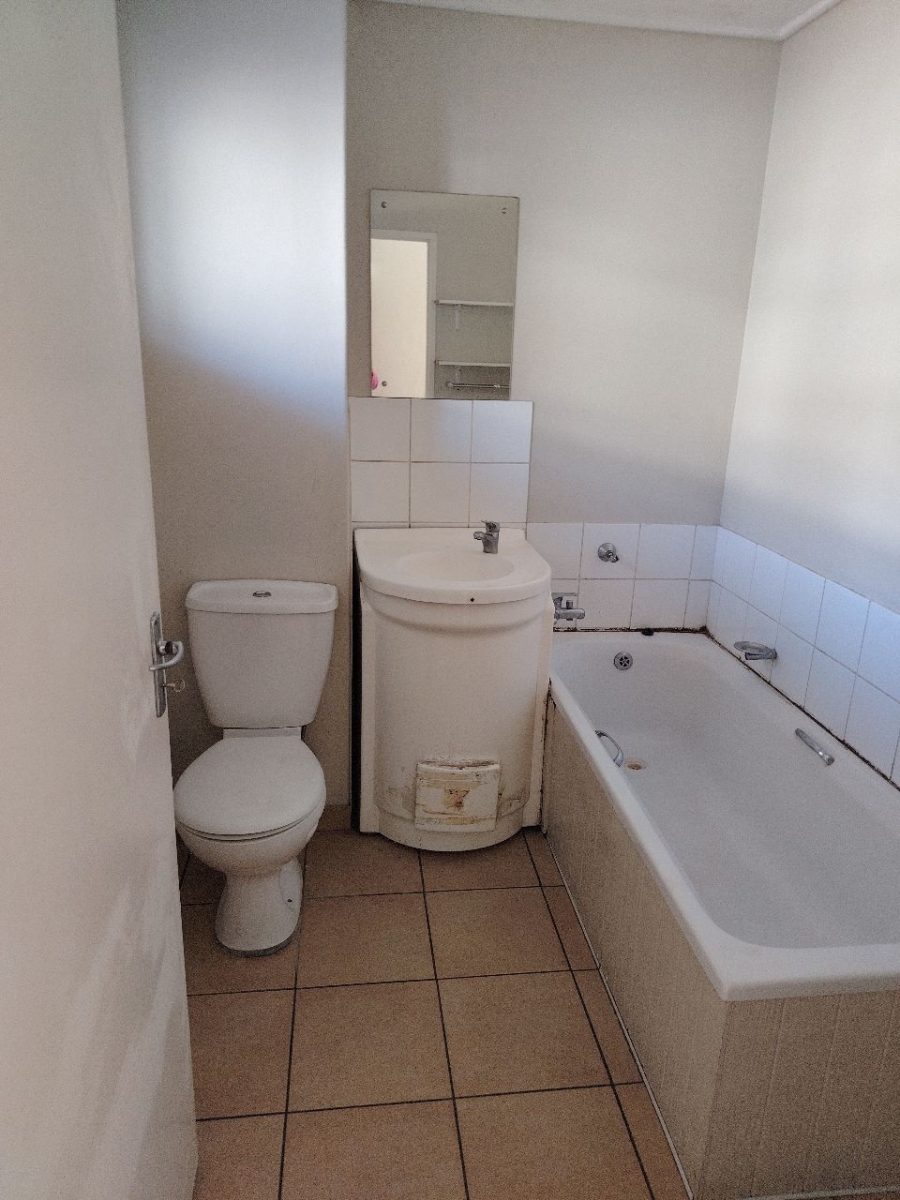 To Let 2 Bedroom Property for Rent in Rugby Western Cape